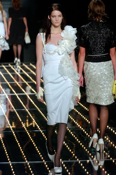 Look 11